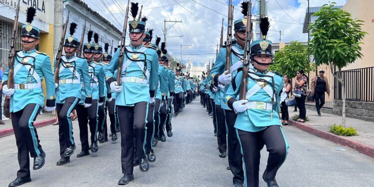 Militares en Jalapa conmemoran Día del Ejército