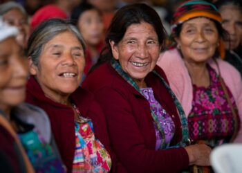 Adultos mayores fueron notificados por el Presidente sobre su ingreso al PAM para recibir apoyo económico.