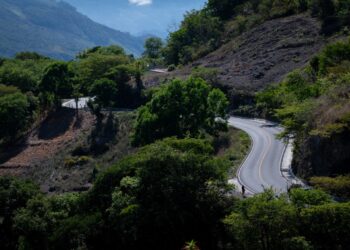 La carretera comunica a San Cristóbal Verapaz, Alta Verapaz, con Chicamán, Quiché.