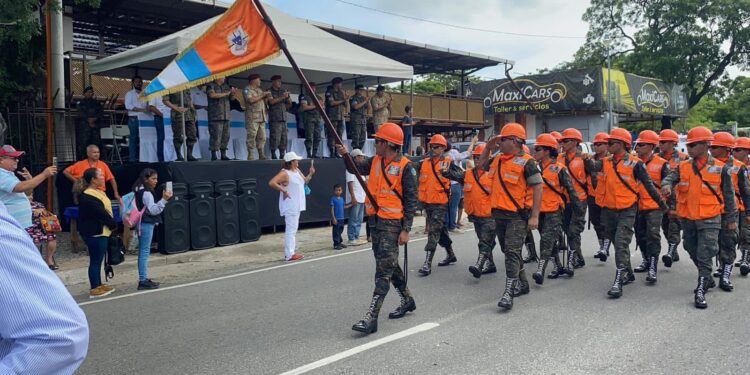 Brigada de Infantería de Zacapa efectúa desfile por Día del Ejército