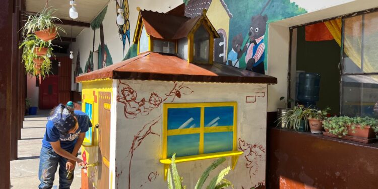 Presentan remozamiento de centro educativo con más de 110 años de historia