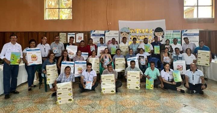 Entregan material didáctico a escuelas de los 14 municipios de Petén