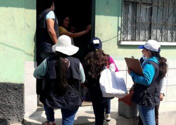 Acercan los servicios de Salud de casa en casa