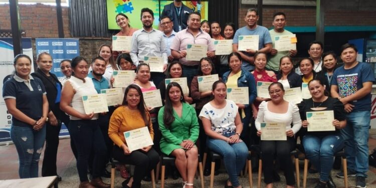 Docentes de Jalapa concluyen diplomado sobre educación integral en sexualidad