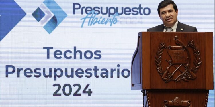 El ministro de Finanzas Públicas, presentó los techos presupuestarios 2024