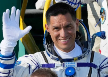 El astronauta Frank Rubio responderá preguntas de los niños.