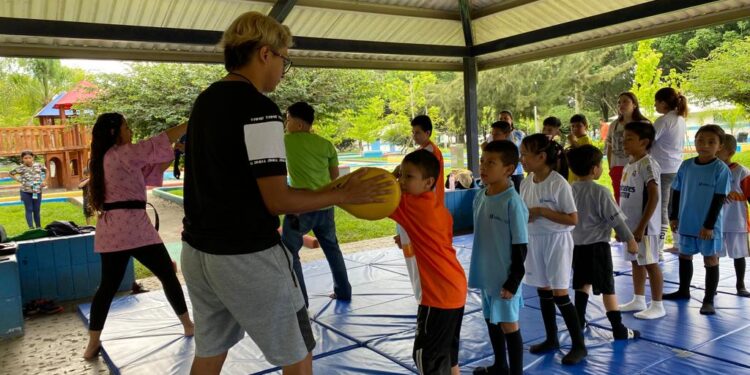 MCD efectúa Taller de Defensa Personal