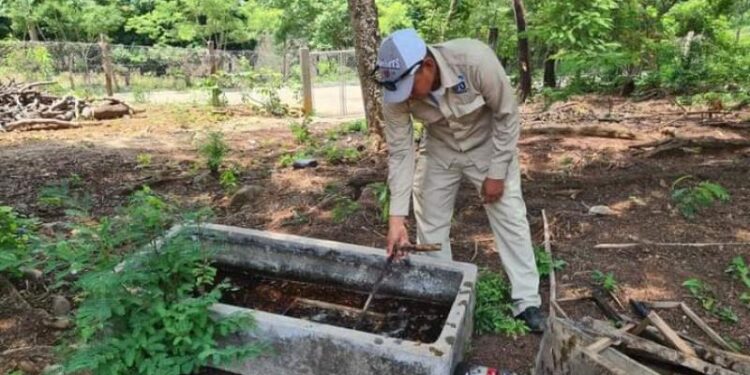 Efectúan visitas domiciliarias para prevenir el dengue en Jutiapa