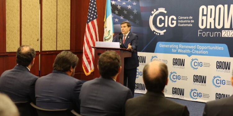 La Cámara de Industria de Guatemala, senadores y congresistas estadounidenses reunidos en el GROW Fórum 2023