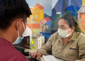 Los migrantes son atendidos en el Centro de Recepción de Retornados.