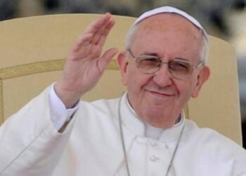 El Papa regresa al Vaticano después de haber sido operado de una hernia