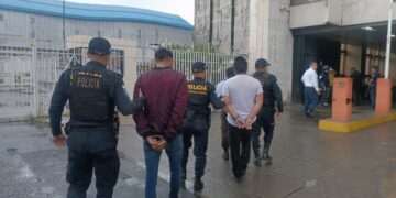 Policía detiene a más de 50 personas por incumplir la ley seca