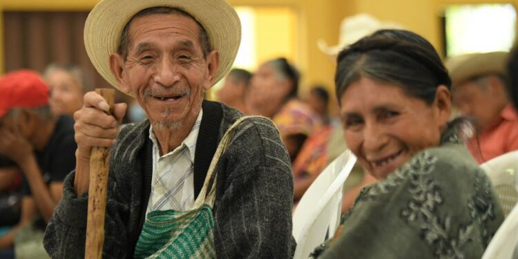 Programa del Adulto Mayor incorpora a más beneficiarios en seis departamentos