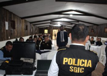Autoridades de la PNC reciben capacitación contra los ciberdelitos