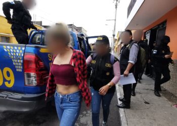 Allanamientos dejan la captura de salvadoreña integrante de la mara 18 presunta coordinadora de clicas