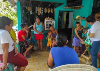 Brindan charlas para la protección de los recursos naturales en Petén