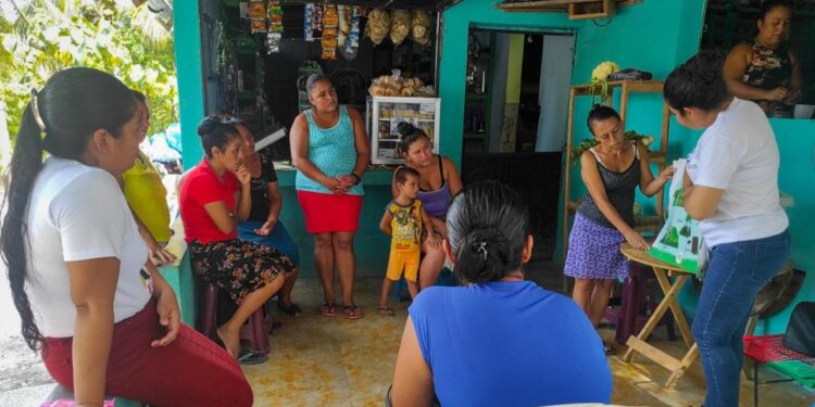 Brindan charlas para la protección de los recursos naturales en Petén