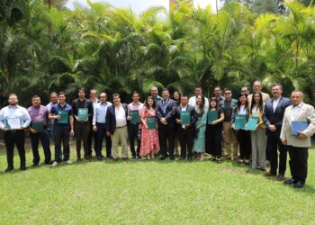 Más de 40 agrónomos fueron certificados.