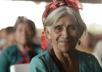 Adultos mayores beneficiados con el PAM en Santa Cruz Barillas, Huehuetenango