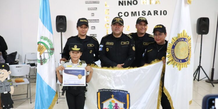 PNC de Izabal elige a niña comisaria