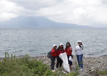 En Panajachel, Sololá, lanzan segunda fase de Playas Limpias