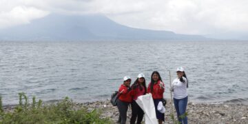 En Panajachel, Sololá, lanzan segunda fase de Playas Limpias