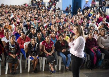 Entregan transferencias monetarias a familias jalapanecas