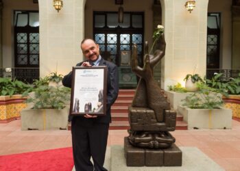 Otorgan cambio de la Rosa de la Paz a Héctor Humberto Paredes