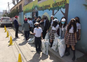 Estudiantes participan en jornada de limpieza en Huehuetenango