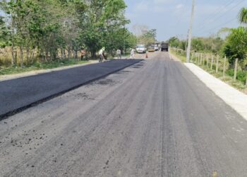 Los trabajos en carreteras mejoran la transitabilidad de los guatemaltecos.