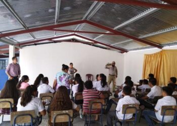 Fortalecen conocimientos de estudiantes en cuanto a la prevención del dengue.