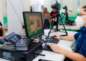 Emisión del pasaporte en el exterior. / Foto: Minex.