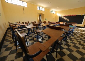 Mineduc informa sobre los establecimientos educativos que funcionarán como centros de votación. /Foto: Gilber García