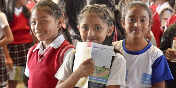 Niños de Jalapa conmemoran el Día Mundial contra el Trabajo Infantil