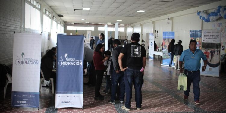 Por segundo día, desarrollan jornada de servicios integrados en Totonicapán