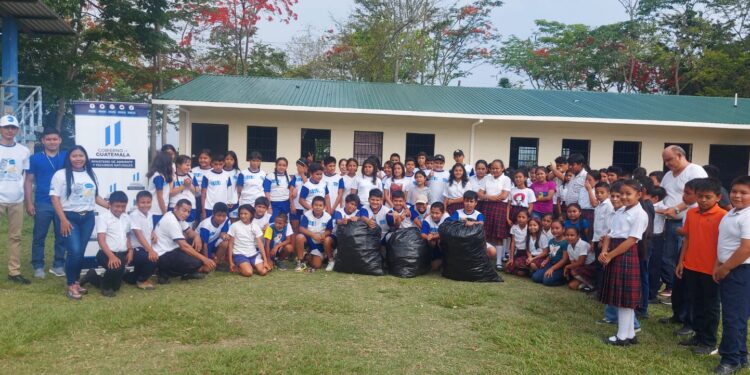 Estudiantes ponen en práctica el Reglamento 164-2021 en Petén