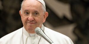 El papa Francisco está en recuperación tras una cirugía.