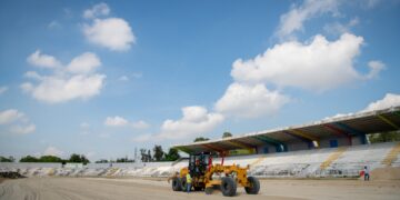 Supervisan trabajos de mejoramiento en el Parque Erick Barrondo. /Foto: Álvaro Interiano y Dickéns Zamora