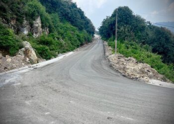 Supervisan ejecución de tramos carreteros en Totonicapán