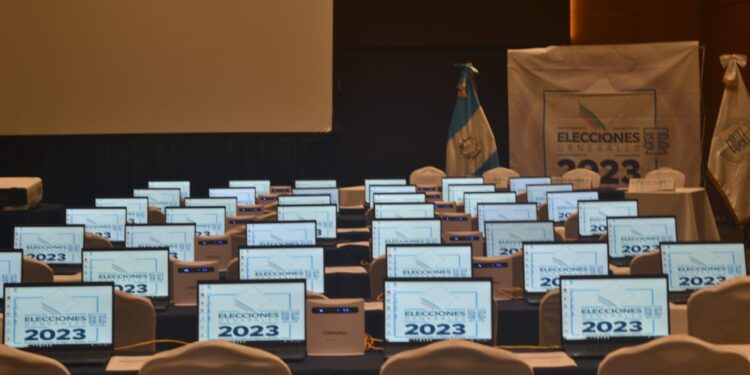 Desarrollan segundo simulacro de transmisión de resultados electorales preliminares