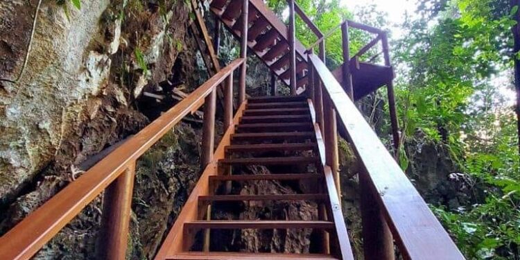 Presentan primera fase de los senderos del Monumento Natural Semuc Champey