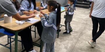 Simulacro de elecciones infantiles en colegio mixto Inmaculado Corazón de María. / Foto: TSE.
