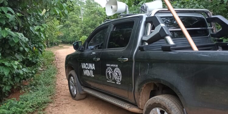 Personal de salud visita comunidades lejanas. /Foto: MSPAS