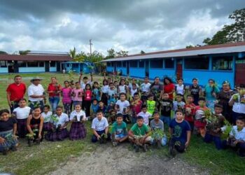 Promueven la protección de fuentes hídricas y recursos naturales en Petén