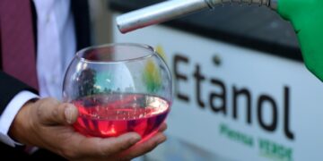 Control en el uso de etanol y alcohol carburante. /Foto: MEM