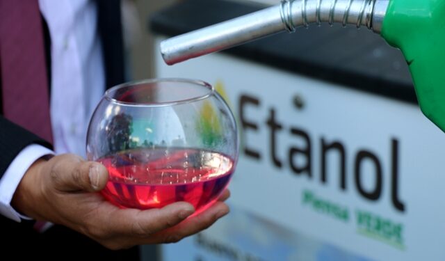 Control en el uso de etanol y alcohol carburante. /Foto: MEM
