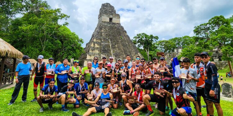 Inguat realiza el Triatlón Niño y Hombre Maya 2023