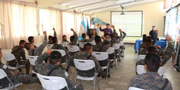 Soldados fortalecen conocimientos sobre plantas medicinales