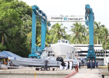 Presidente participa en actos protocolarios del III aniversario del Astillero Naval del Ejército