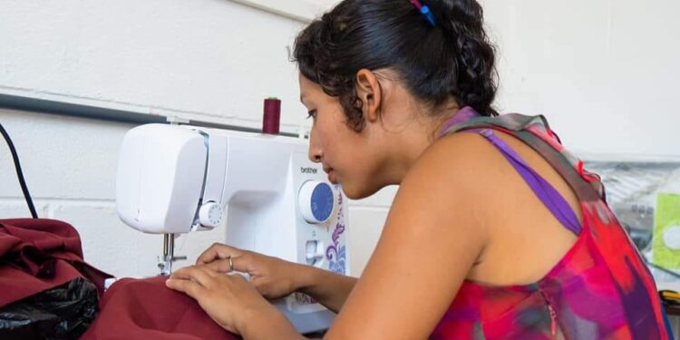 Brindan cursos de capacitación técnica laboral y formación emprendedora en Jutiapa